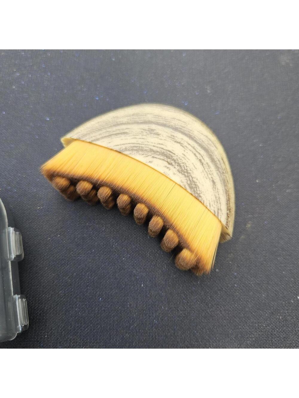 Grooming - Picture 2 of 3